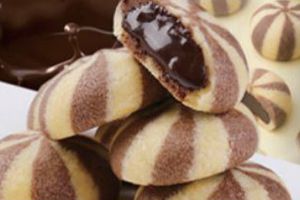 Dual-color cookie nozzle